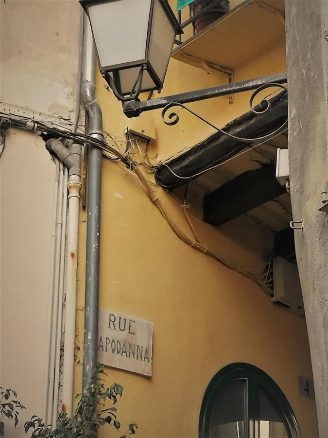 Maison De Ville Typique Mentonnaise Exterior photo